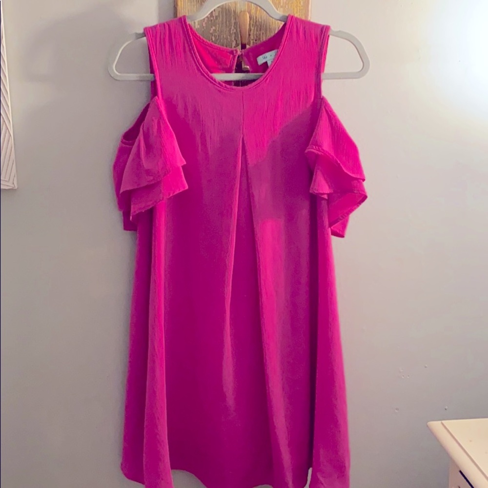 Fuchsia shift dress with cut out ruffle sleeves